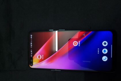 Handy Backup erstellen unter Android – Smartphone mit Startbildschirm